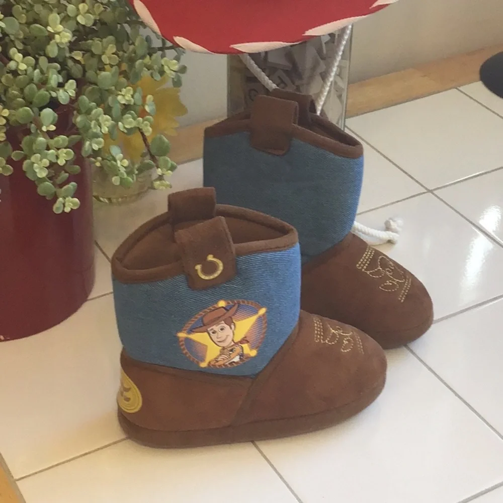 ‘Disney’ Toy Story Woody Toddler Slippers
